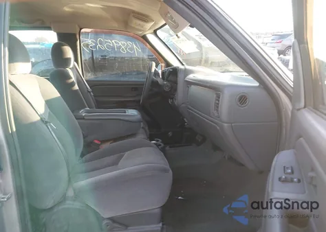 2004 GMC Sierra 2500Hd z USA, uszkodzony, nr VIN 1GTHK29G54E227900